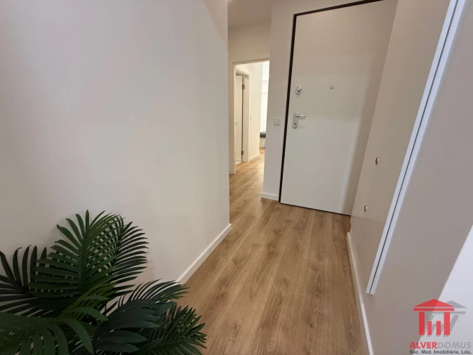 Apartamento T2 para Venda em Benfica Foto 5