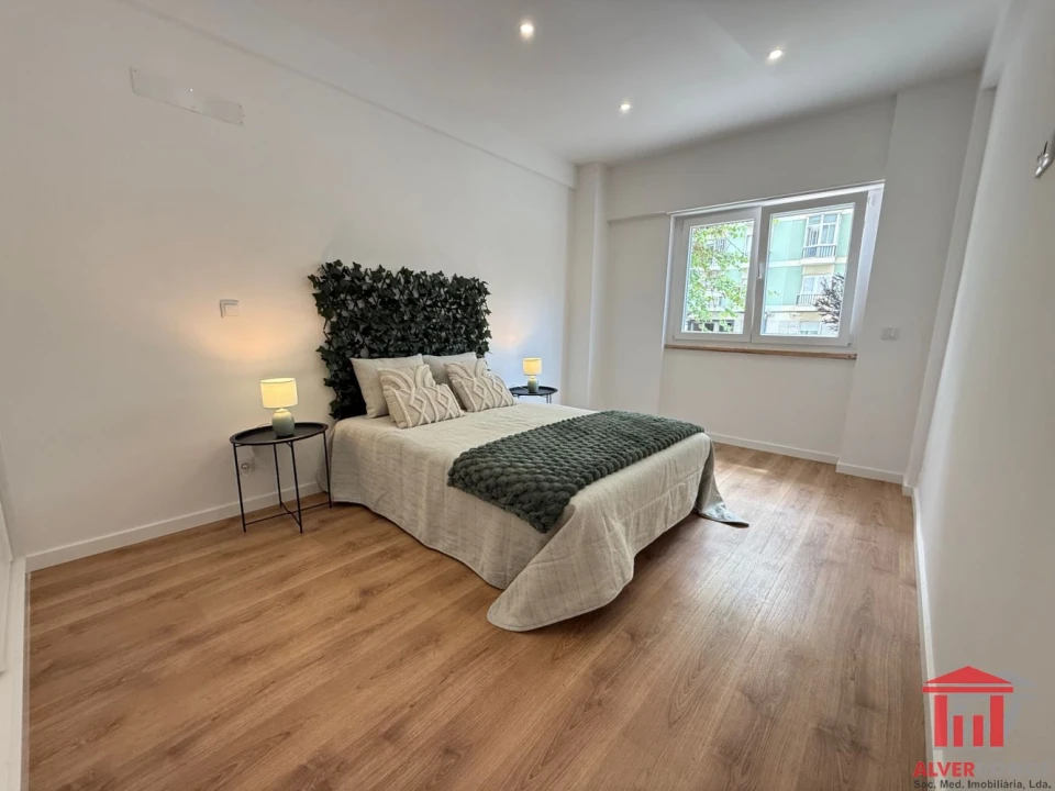 Apartamento T2 para Venda em Benfica Foto 10