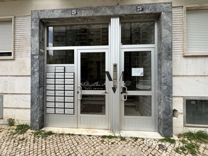 Apartamento T2 para Venda em Benfica Foto 17