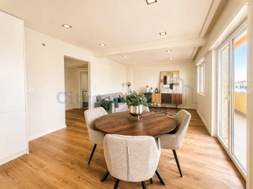 Apartamento T3 para Venda em Benfica