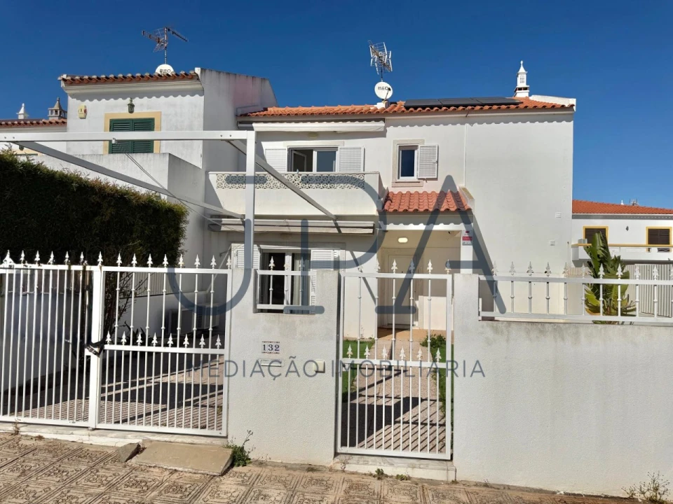 Moradia T4 para Venda em Monte Gordo Foto 4