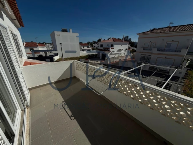 Moradia T4 para Venda em Monte Gordo Foto 27
