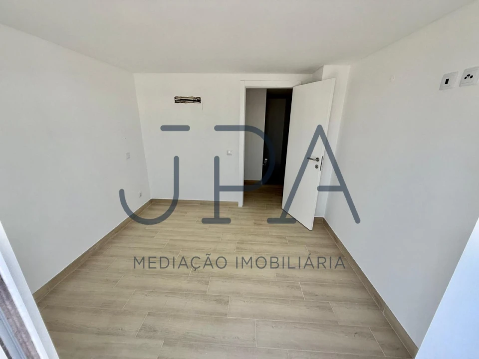 Moradia T4 para Venda em Vila Nova de Cacela Foto 6