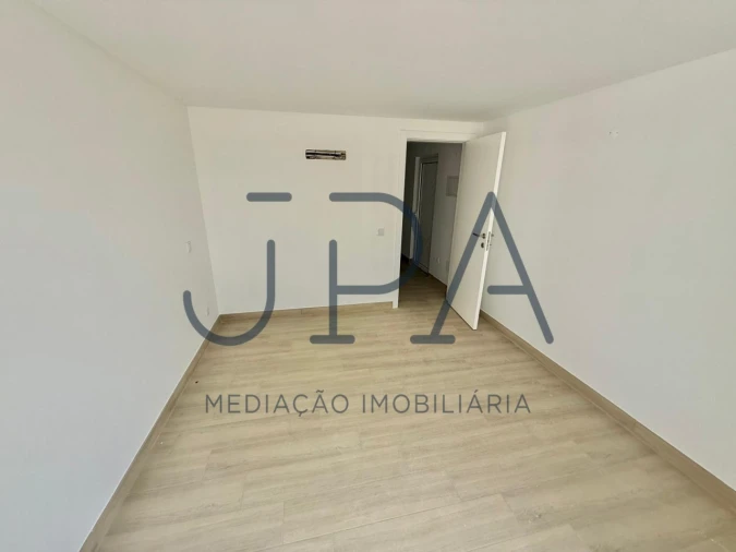 Moradia T4 para Venda em Vila Nova de Cacela Foto 7