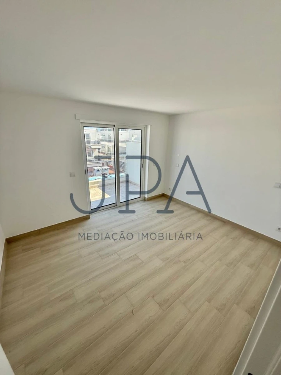 Moradia T4 para Venda em Vila Nova de Cacela Foto 9