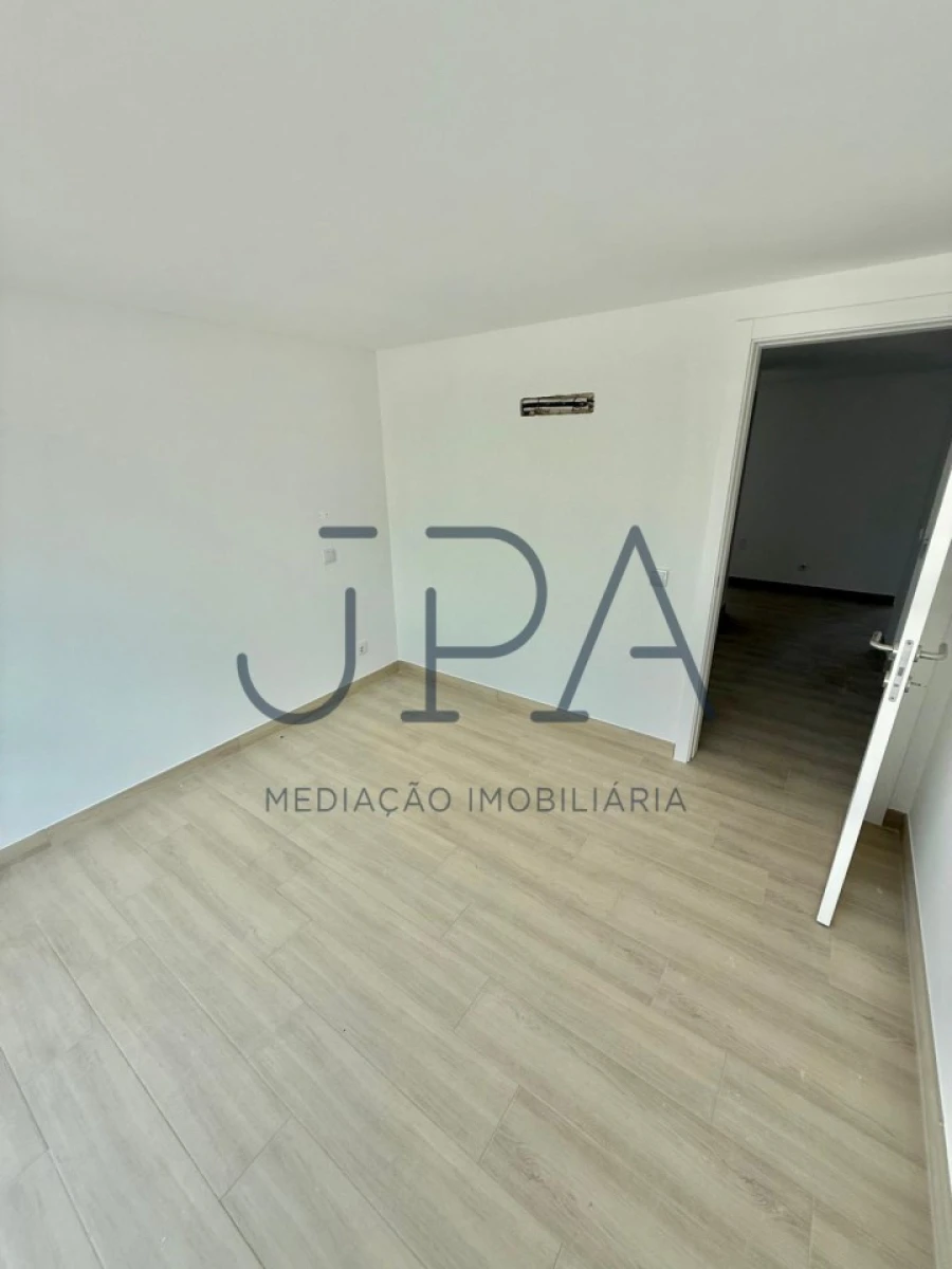 Moradia T4 para Venda em Vila Nova de Cacela Foto 10