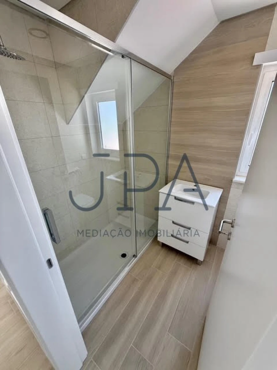 Moradia T4 para Venda em Vila Nova de Cacela Foto 6