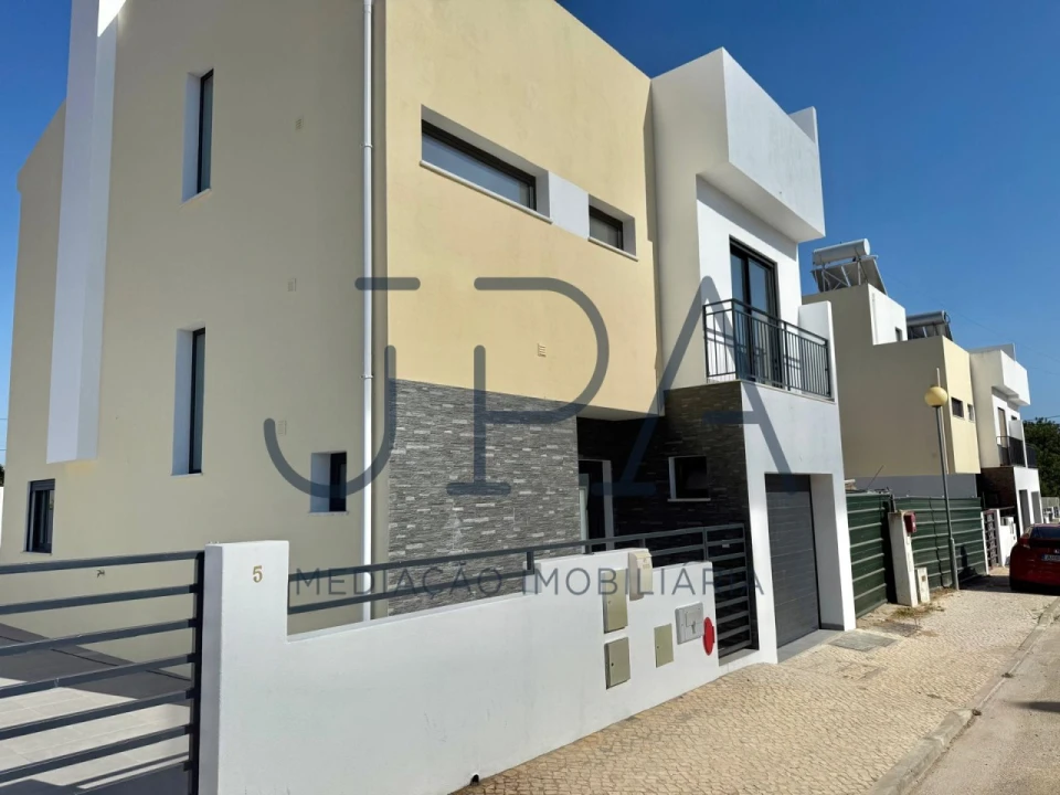 Moradia T3 para Venda em Vila Nova de Cacela Foto 4