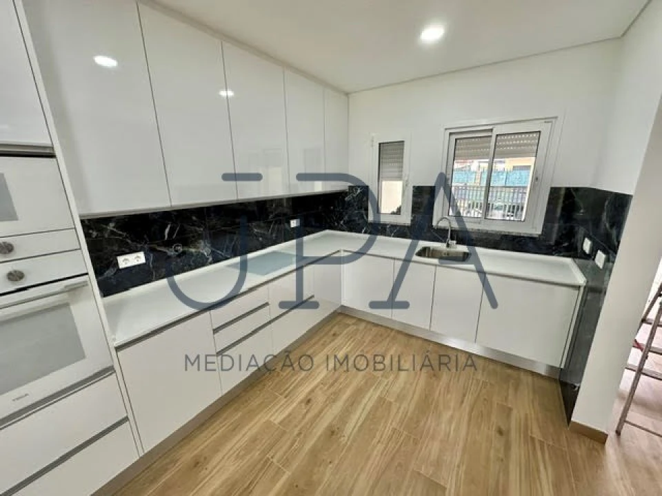 Moradia T3 para Venda em Altura Foto 8