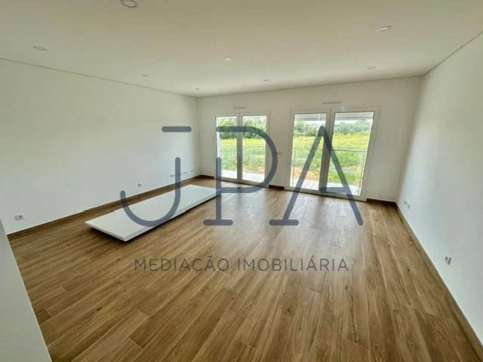 Moradia T3 para Venda em Altura Foto 1