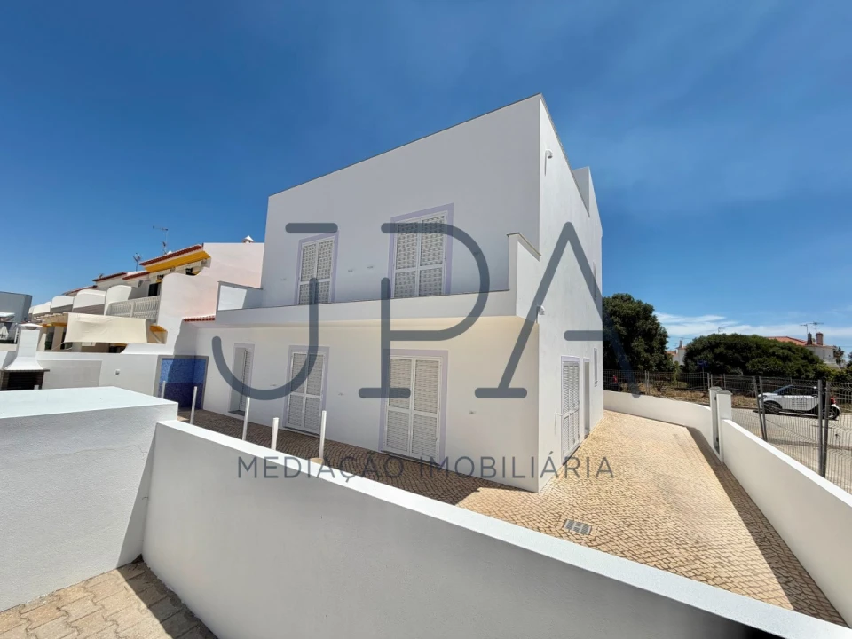 Moradia T4 para Venda em Altura Foto 1