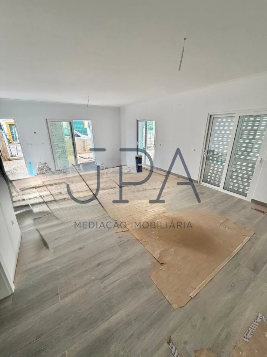 Moradia T4 para Venda em Altura Foto 6