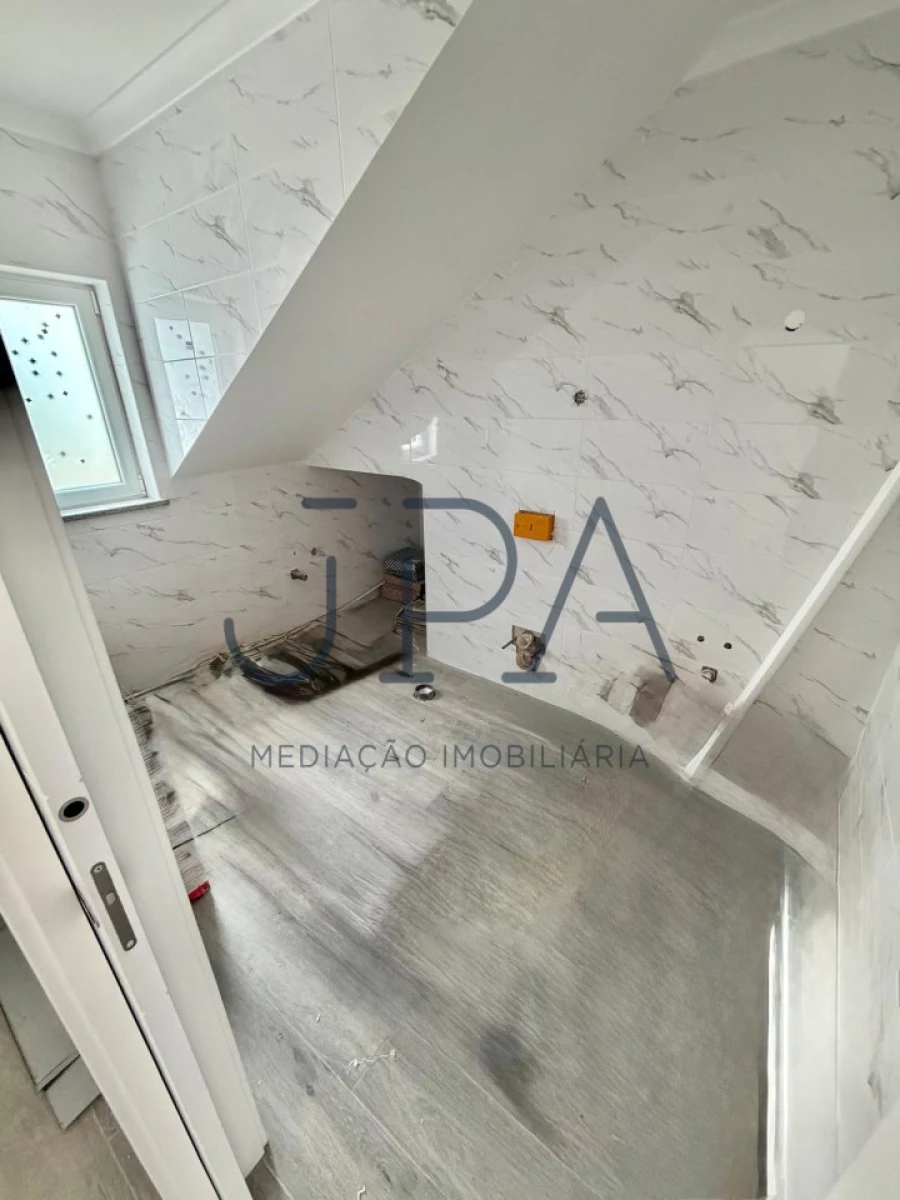 Moradia T4 para Venda em Altura Foto 10