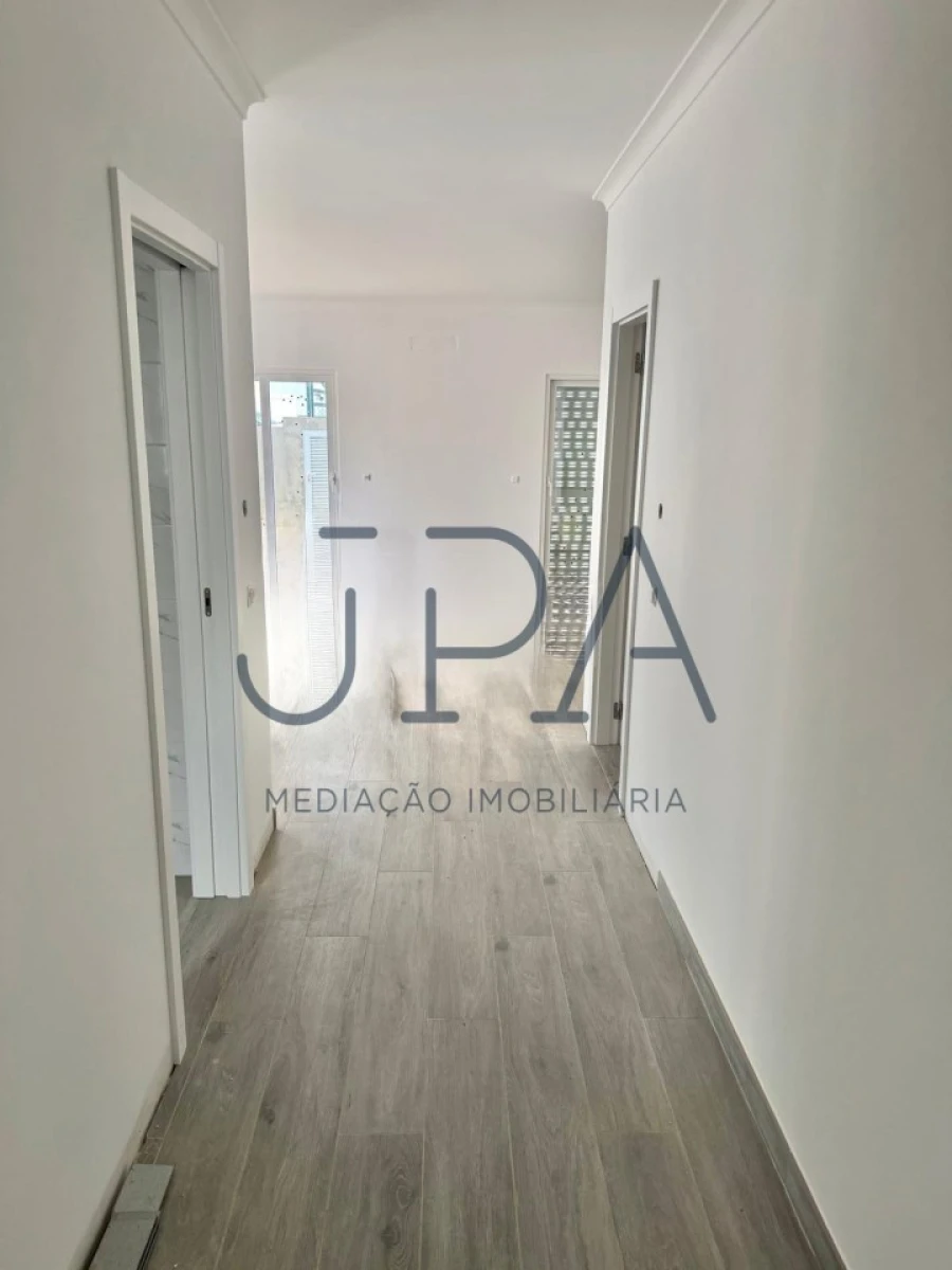Moradia T4 para Venda em Altura Foto 11