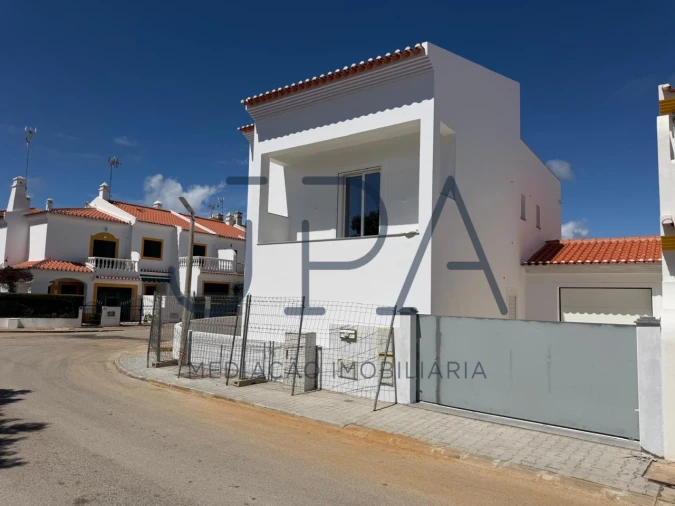 Moradia T4 para Venda em Altura Foto 2