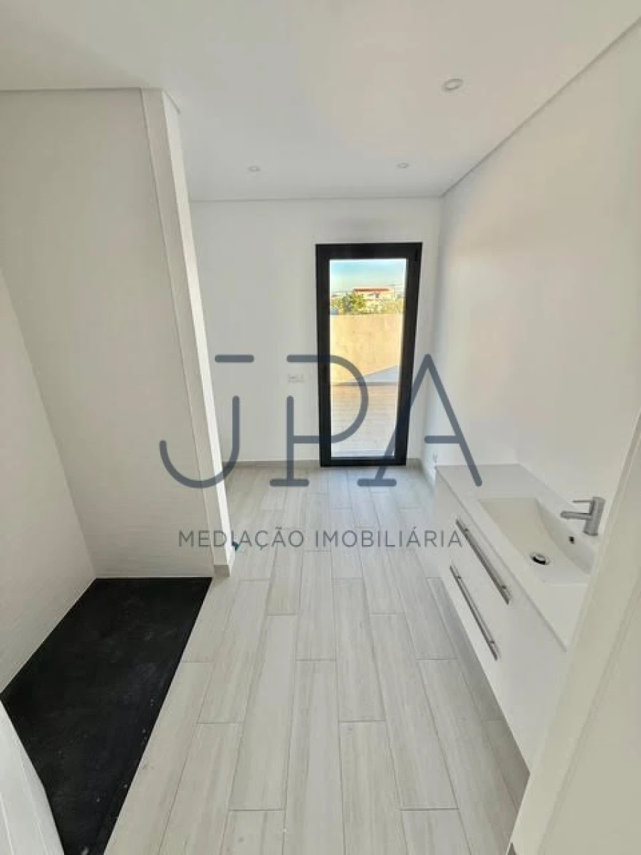 Moradia T3 para Venda em Altura Foto 34