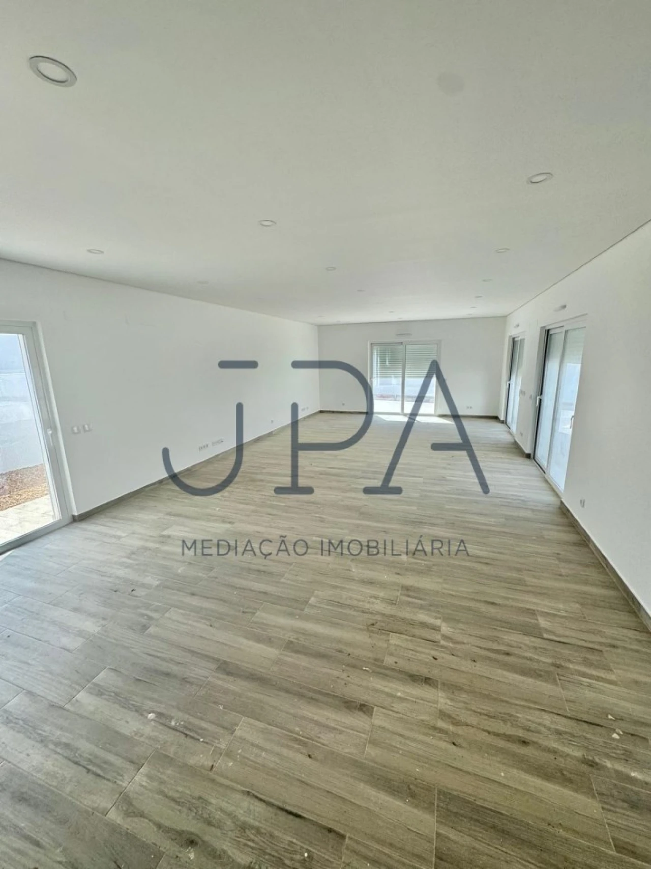 Moradia T4 para Venda em Altura Foto 4