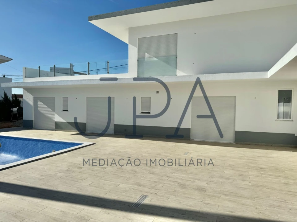 Moradia T4 para Venda em Altura Foto 15