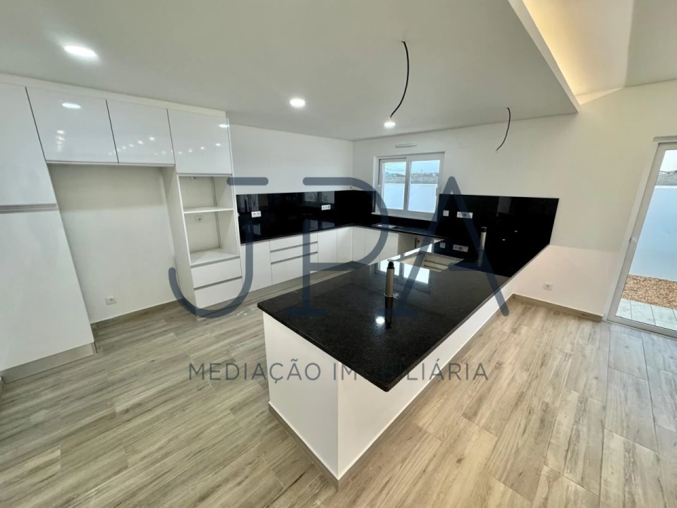 Moradia T4 para Venda em Altura Foto 21