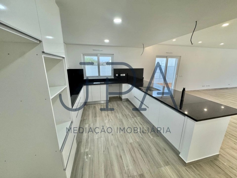 Moradia T4 para Venda em Altura Foto 26