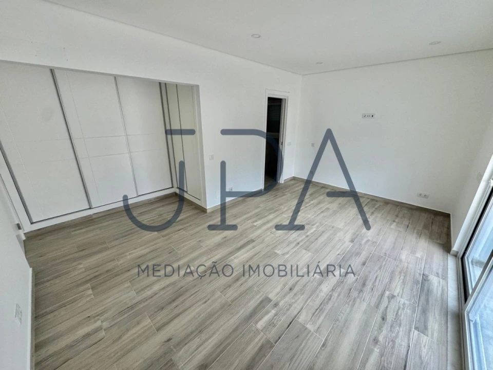 Moradia T4 para Venda em Altura Foto 45
