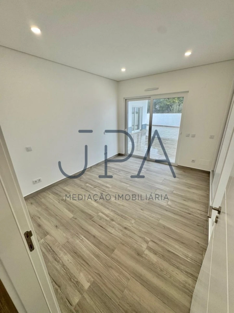 Moradia T4 para Venda em Altura Foto 29
