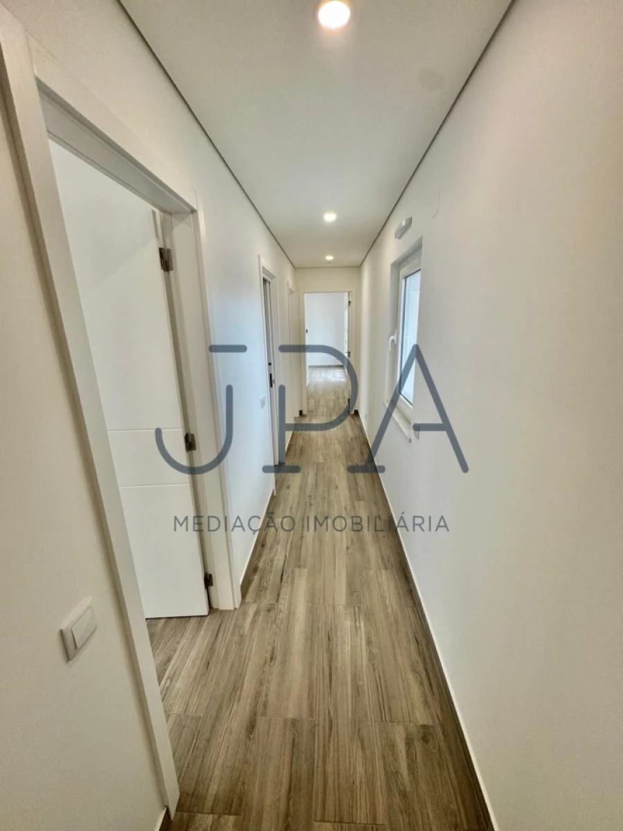 Moradia T4 para Venda em Altura Foto 31