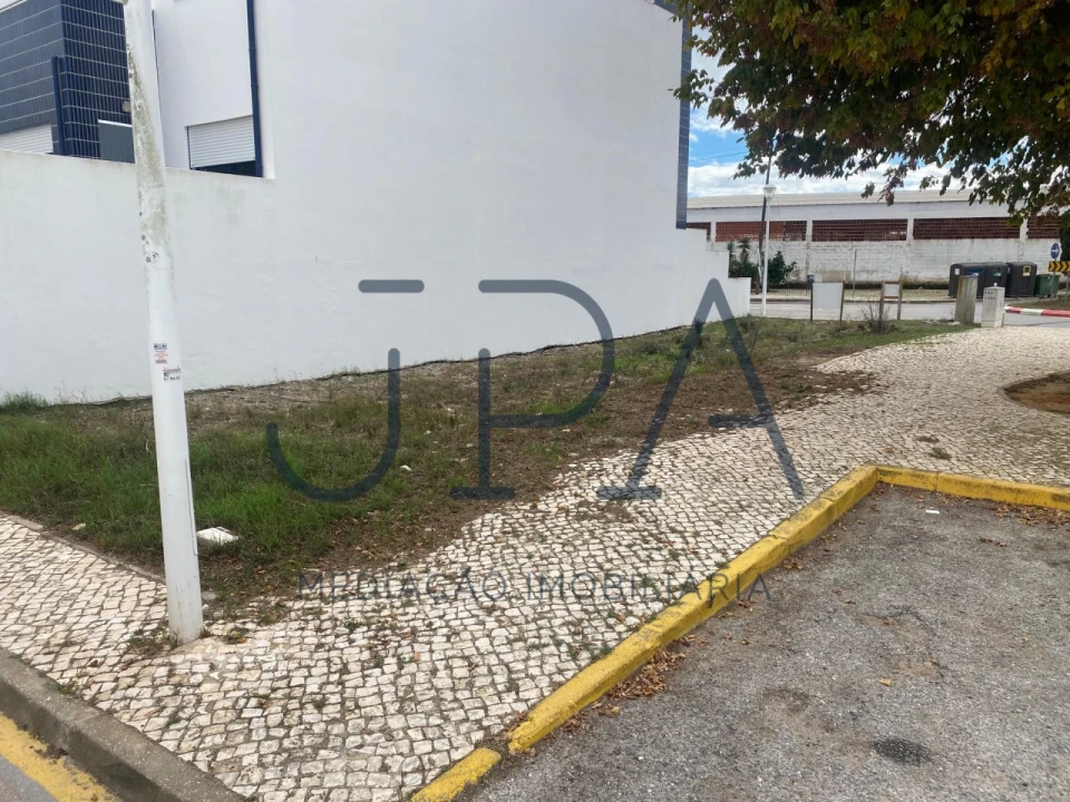 Terreno para Venda em Vila Real de Santo Antonio Foto 2
