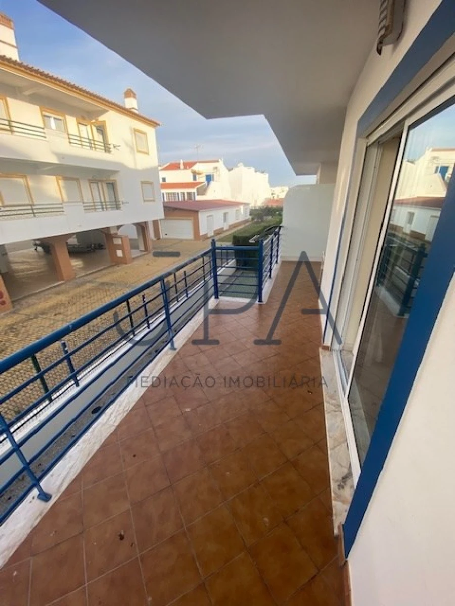 Apartamento T1 para Venda em Altura Foto 4