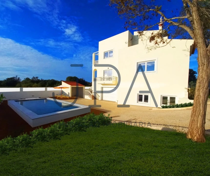 Moradia T7 para Venda em Altura Foto 5