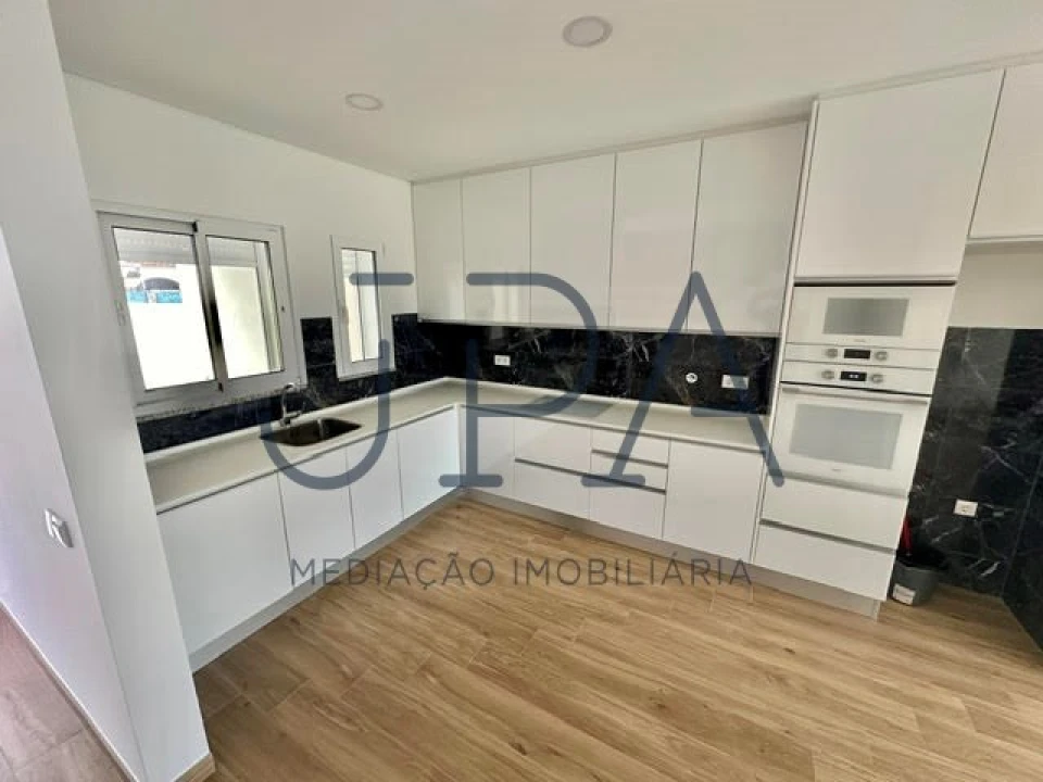 Moradia T3 para Venda em Altura Foto 5