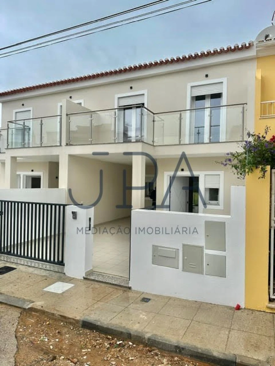 Moradia T3 para Venda em Altura Foto 6
