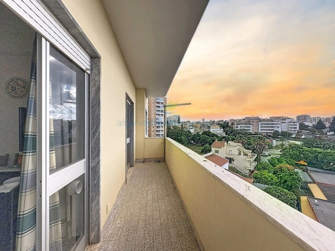 Apartamento T3 para Venda em Portimão Foto 4