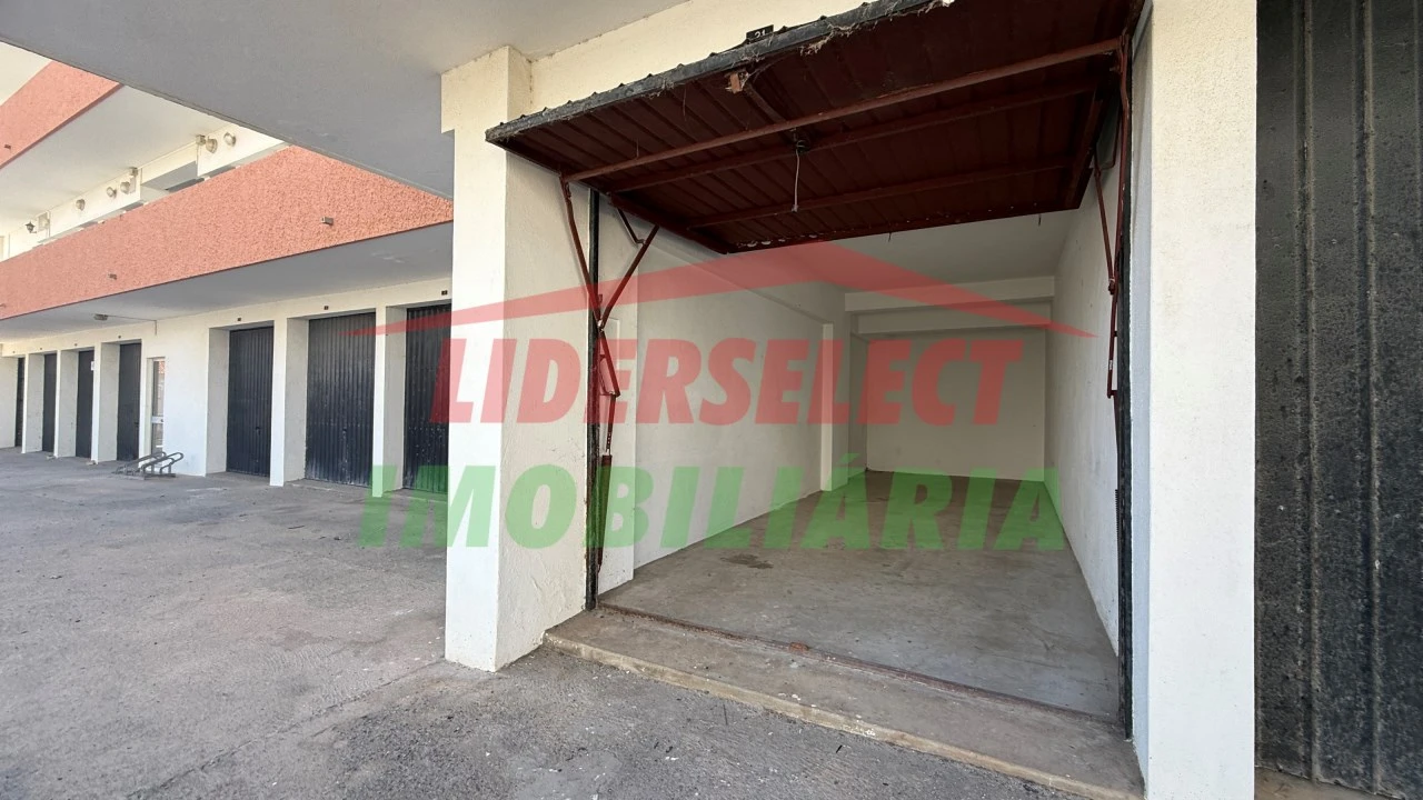 Garagem para Venda em Silveira Foto 2