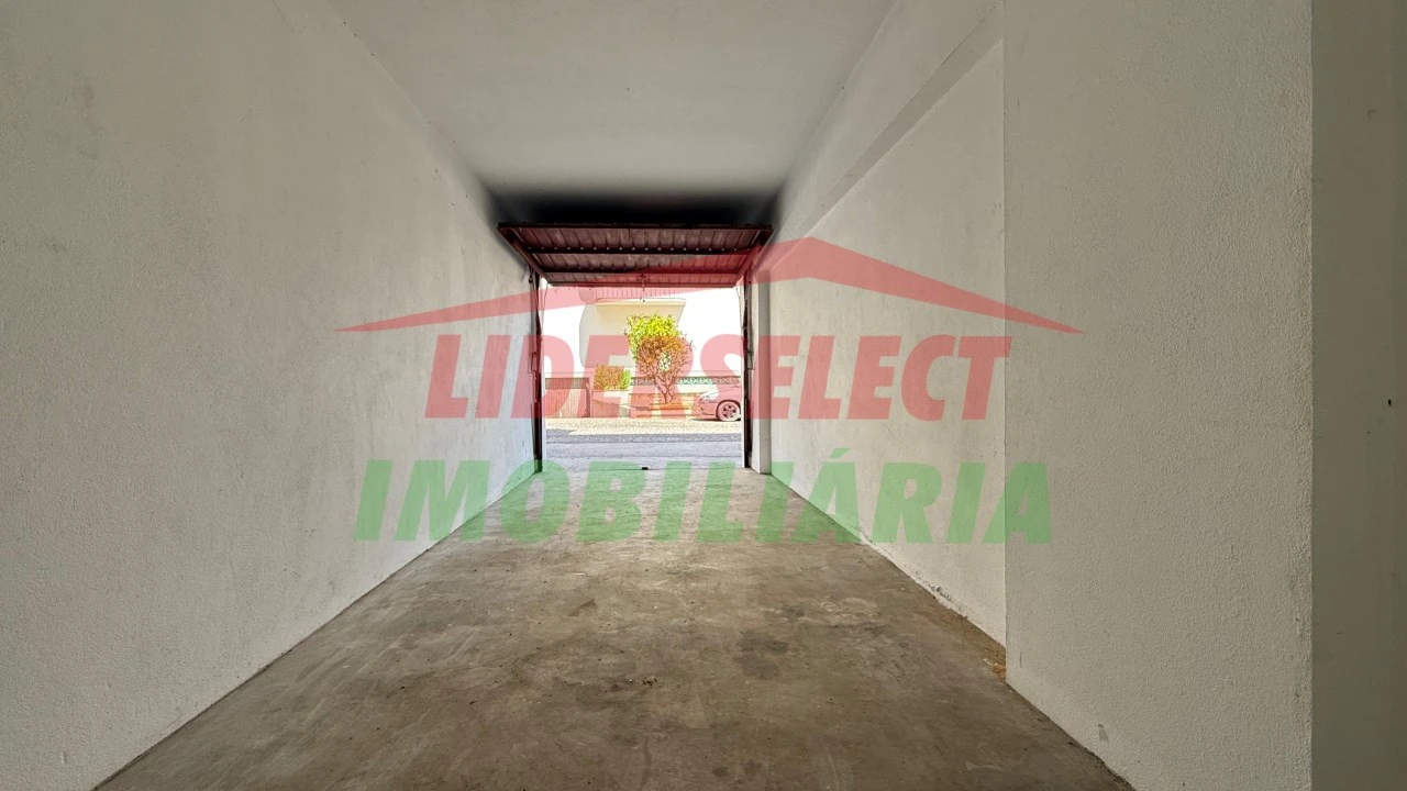 Garagem para Venda em Silveira Foto 3