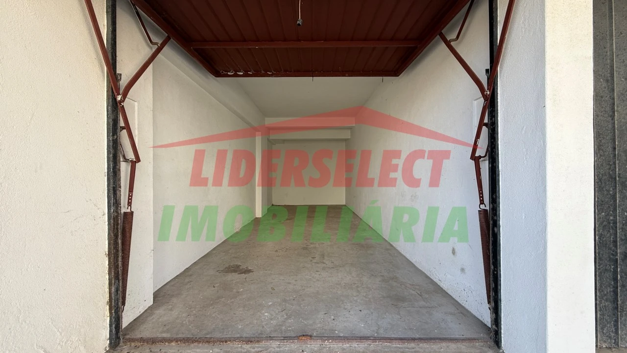 Garagem para Venda em Silveira Foto 4