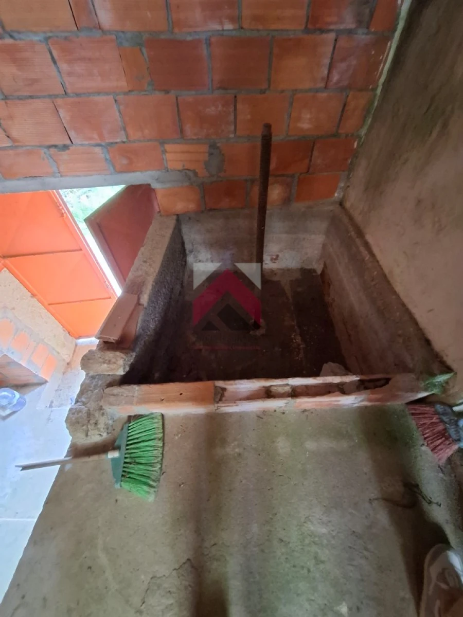Quinta T2 para Venda em Junqueira Foto 36