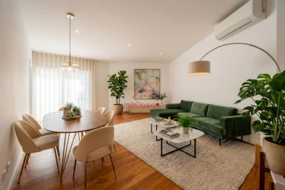 Apartamento T2 para Arrendamento em Santa Maria, São Pedro e Matacães