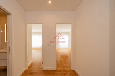 Apartamento T2 para Arrendamento em Santa Maria, São Pedro e Matacães