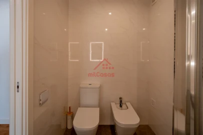 Apartamento T2 para Arrendamento em Santa Maria, São Pedro e Matacães