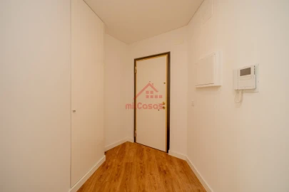 Apartamento T2 para Arrendamento em Santa Maria, São Pedro e Matacães