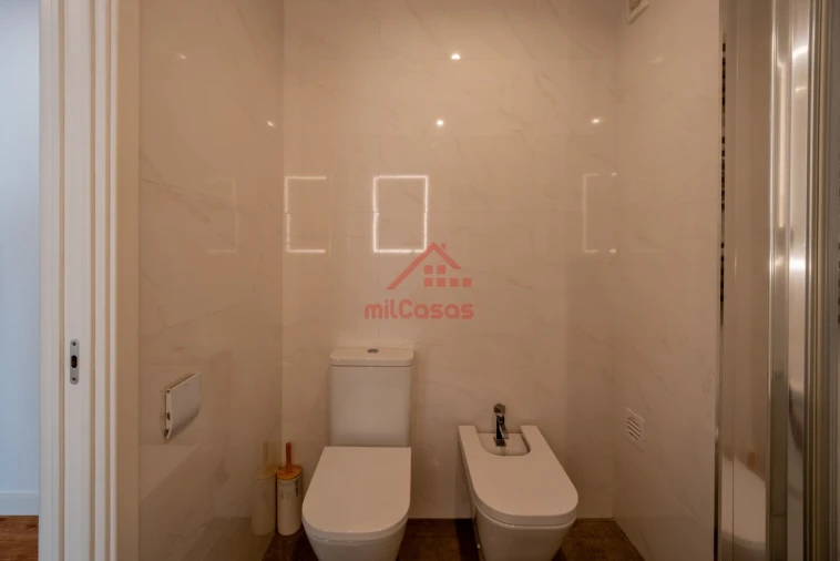 Apartamento T2 para Arrendamento em Santa Maria, São Pedro e Matacães Foto 20