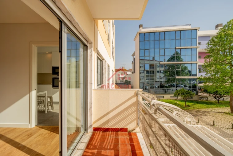 Apartamento T2 para Arrendamento em Santa Maria, São Pedro e Matacães Foto 25