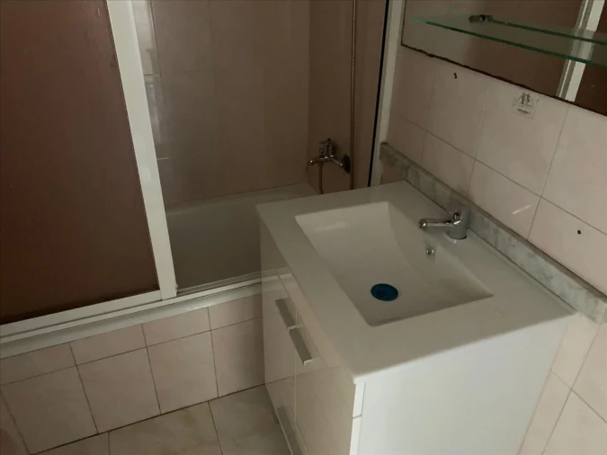 Apartamento T2 para Venda em Agualva e Mira-Sintra Foto 16