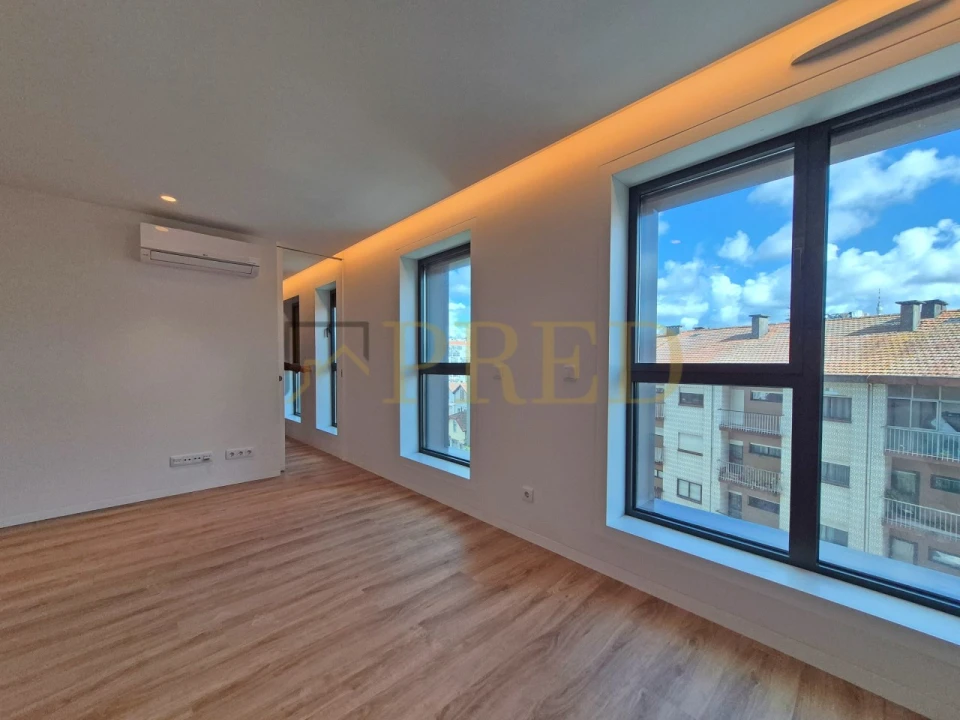 Apartamento T1 para Arrendamento em Mafamude e Vilar do Paraíso Foto 2