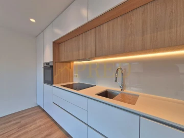 Apartamento T1 para Arrendamento em Mafamude e Vilar do Paraíso