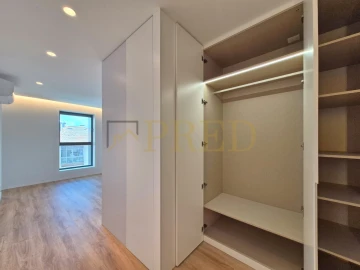 Apartamento T1 para Arrendamento em Mafamude e Vilar do Paraíso