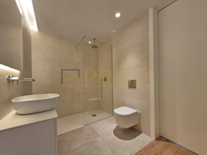 Apartamento T1 para Arrendamento em Mafamude e Vilar do Paraíso Foto 13
