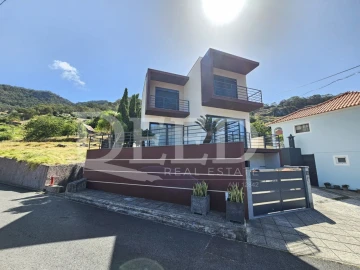 Moradia T3 para Venda em Machico