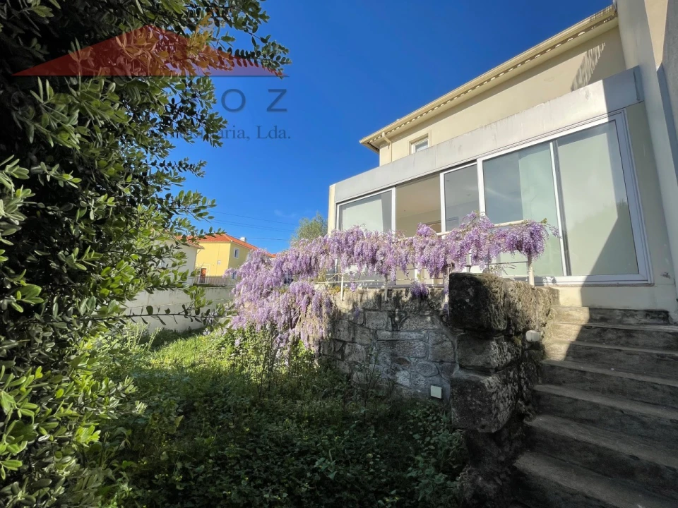 Moradia T2 para Arrendamento em Aldoar, Foz do Douro e Nevogilde Foto 1